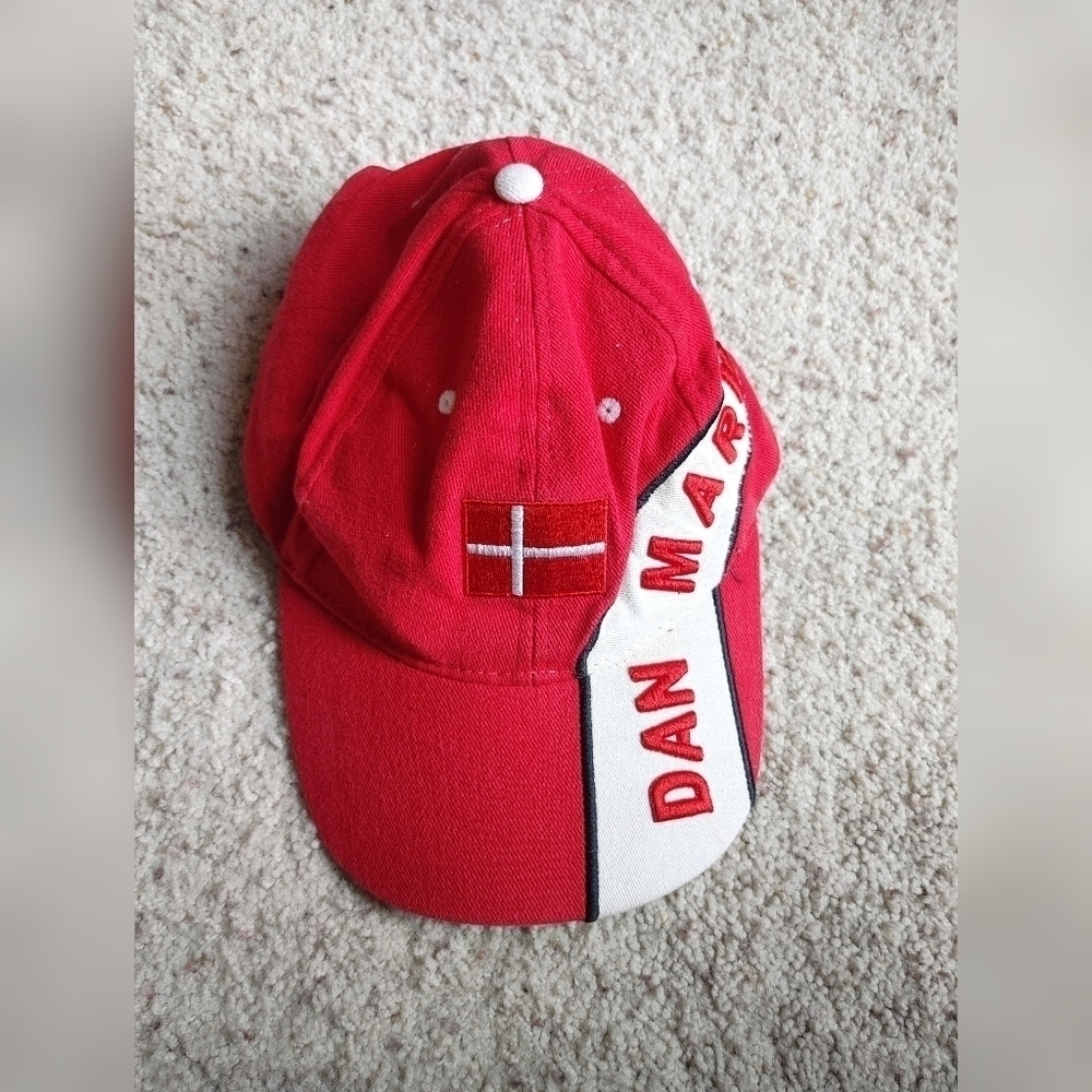 Dan Mark hat‎